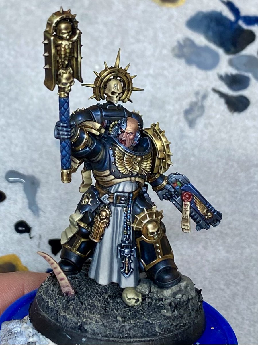 I’ve been working on this chaplain for my Blood Ravens, #wipwednesday #WarhammerCommunity #PaintingWarhammer
