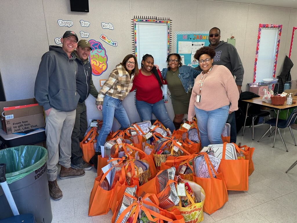 cobbscreekfnd's tweet photo. A HUGE thank you to everyone who made our 2023 Thanksgiving Drive possible. We are providing over 1,200 people with Thanksgiving meals this year! And it doesn't end here. Check out our Holiday Drive Flyer for more information on how to get involved!