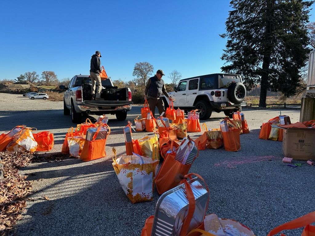 cobbscreekfnd's tweet photo. A HUGE thank you to everyone who made our 2023 Thanksgiving Drive possible. We are providing over 1,200 people with Thanksgiving meals this year! And it doesn't end here. Check out our Holiday Drive Flyer for more information on how to get involved!