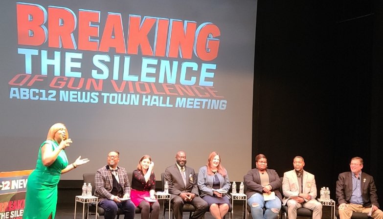 DrKentDKey's tweet photo. Thank you Dawn Jones and ABC12 news for the opportunity to sit on the panel for the Gun Violence Prevention Townhall today along with Flint Public Health Youth Academy-FPHYA intern Isaiah Grays and MSU Colleague Dr Jennifer Shipley Johnson. #FPHYA #DrKentDKey #MSU https://t.co/OFYNICN1iR