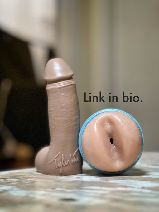 Thinking (about Black Friday sales). Want a toy? https://t.co/gUnTnnBacb