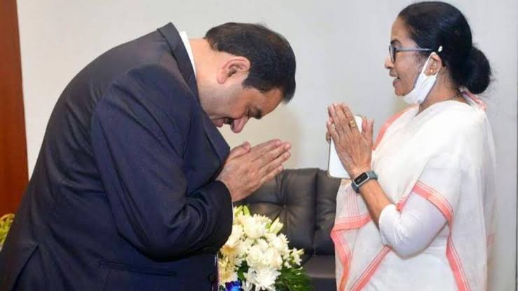 ranvijaylive's tweet photo. ममता बनर्जी की सरकार ने अडानी ग्रुप से 25 हजार करोड़ रुपए का प्रोजेक्ट छीन लिया है.

अडानी ग्रुप को ताजपुर पोर्ट को विकसित करने के लिए 25 हजार करोड़ का प्रोजेक्ट दिया गया था. 

अब इस प्रोजेक्ट के लिए फिर से टेंडर जारी किया जाएगा. https://t.co/zeq7Q4ZXtK