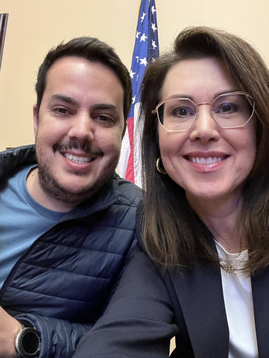 LGHendersonUtah's tweet photo. A special visitor stopped by the capitol to spend election night with us. We are very excited to have KSL News Radio’s Carlos Artiles Fortun officially join Team Utah next Monday as my new comms specialist. 🙌🏼🇺🇸 https://t.co/bOK2uSY53k