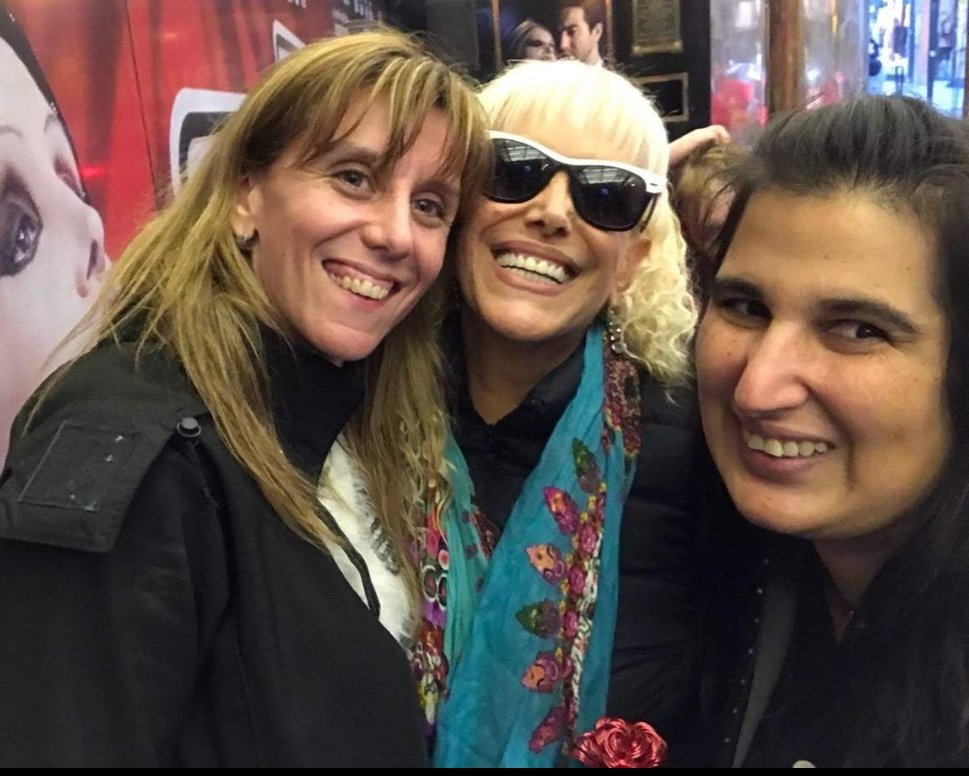 loanarudelli's tweet photo. Hola @valerialynch  hoy el cumple de una amiga muy especial que quiero mucho @MVicck  y la harias muy feliz si la saludas ya que es tu fans y te admira mucho. ❤️! https://t.co/caaa7Vm1bN