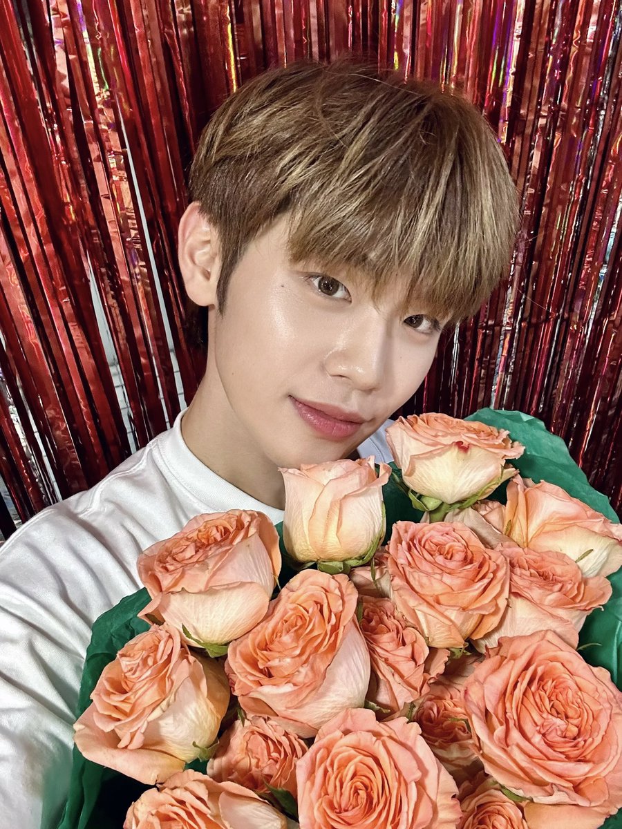bluetuwlips's tweet photo. [ Summer Night's Dream ]

"Ketika Ella akhirnya bahagia."

— a jyr x ktr oneshot au
#joyubbies 

Special for Jo Yuri's (belated) Birthday 🥳 https://t.co/sP0cX8YkY9