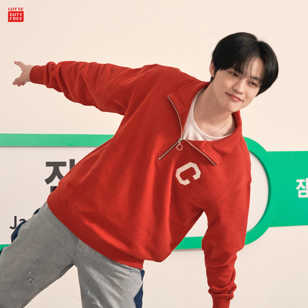 lottedfs_global's tweet photo. HAPPY BIRTHDAY CHENLE 🎉

Celebrating Lotte Duty Free model NCT DREAM CHENLE's birthday, revealing behind-the-scenes cuts of CHENLE 💚

Please wish NCT DREAM CHENLE a happy birthday in the comments 🎂 https://t.co/7ea6LhxDIq