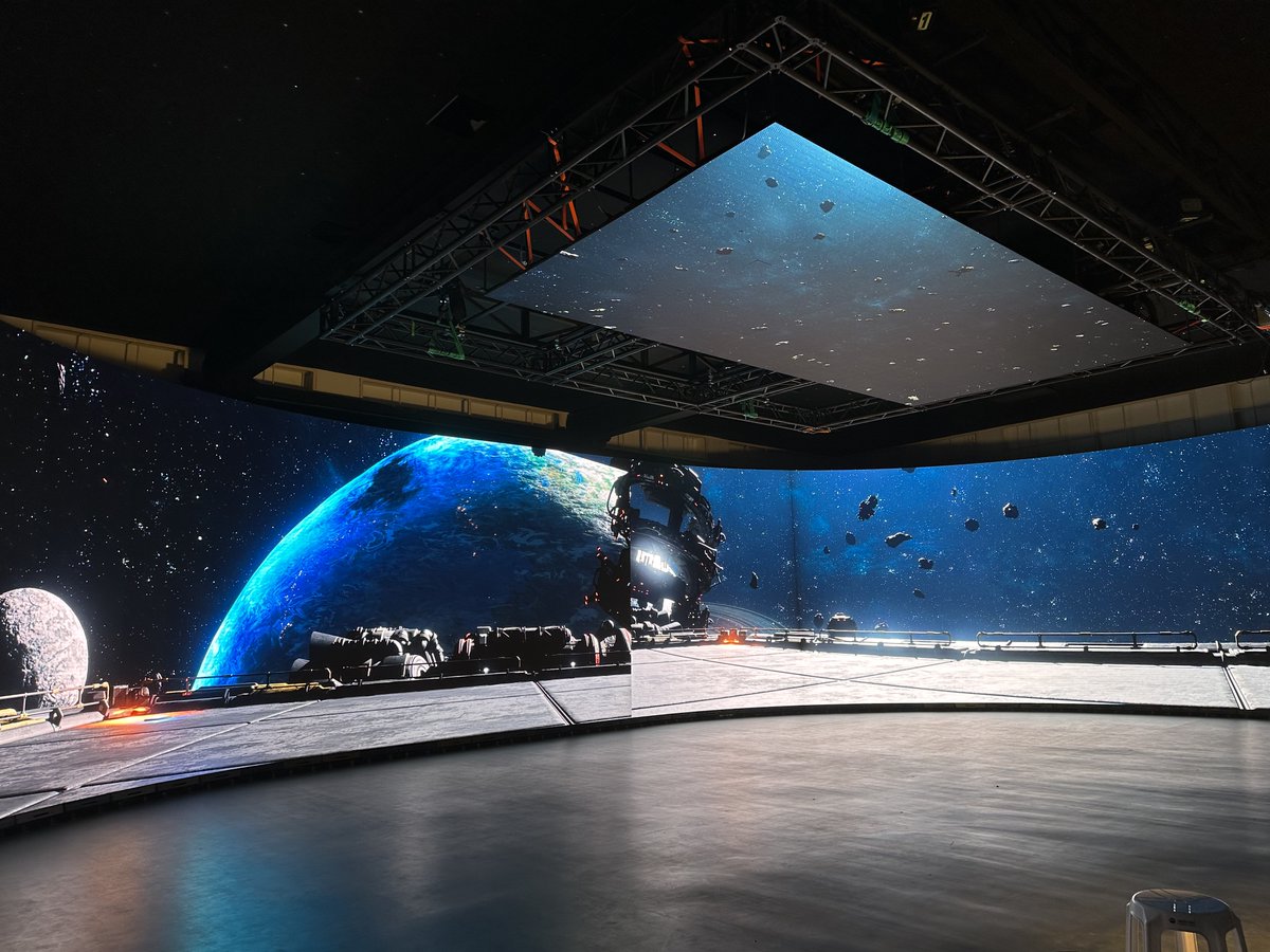 Supreme Studio tweet media