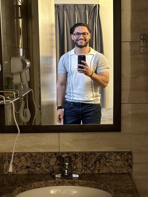 A dad looking mf 😂 without the kids 👨🏻 https://t.co/gLo03z4Z0R