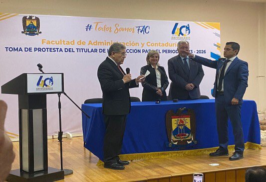 Toma protesta <a href="/Tadeo92/">Tadeo Vargas</a> como director de la FAC en #PiedrasNegras

Tomó protesta Isidro Tadeo Vargas Pérez como director de la Facultad de Administración y Contaduría de la Universidad Autónoma de Coahuila campus Piedras Negras.

Fue el rector Salvador Hernández Vélez, quien tomó
