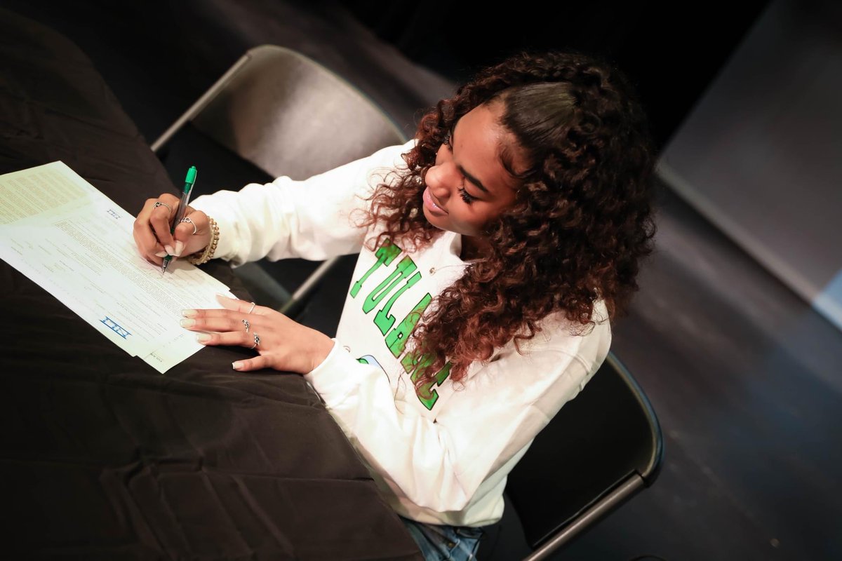 HJ Lady Hawk Hoops (@hjladyhawks) on Twitter photo So proud of <a href="/kendallsneed_/">˗ˏˋ kendall imaniˎˊ˗</a> the sky is the limit! <a href="/GreenWaveWBB/">Tulane Women's Hoops</a> you are truly getting something special.
#Family So proud of <a href="/kendallsneed_/">˗ˏˋ kendall imaniˎˊ˗</a> the sky is the limit! <a href="/GreenWaveWBB/">Tulane Women's Hoops</a> you are truly getting something special.
#Family