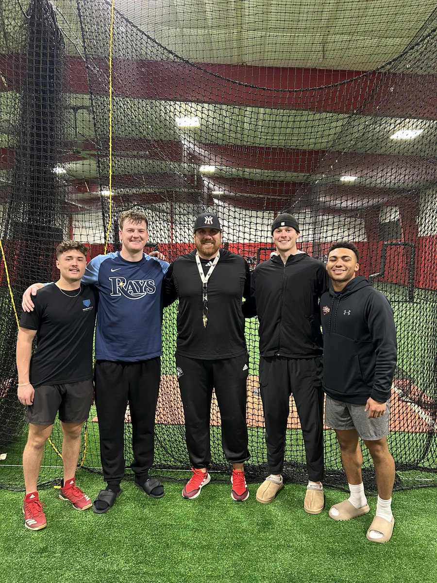 ryanphillips25's tweet photo. Favorite part of breaks. You get to see your current players put in and start to own their careers by getting their work in…. and sometimes former players come by and get their work in as well. https://t.co/J67fcyabhp