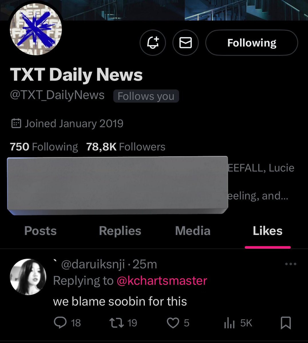 beomskuy's tweet photo. WTF @TXT_DailyNews??????? https://t.co/h1qtNpOJw3