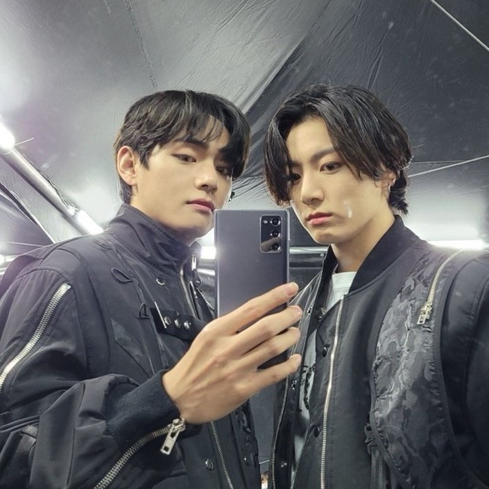 npomvtt's tweet photo. BIGHIT MUSIC informa que RM, Jimin, V e Jungkook do BTS iniciaram seus processos para o início do alistamento militar. https://t.co/qOCwfEZ9OF