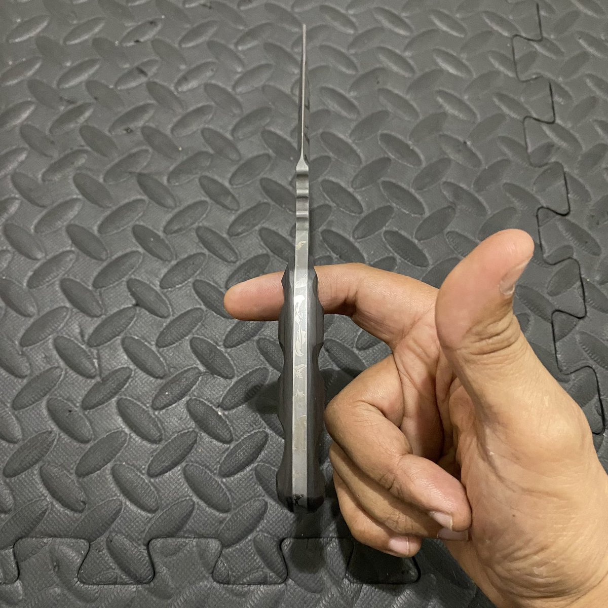 trinblades's tweet photo. Personal direct action blade I’m completing . Acid, splash, carbon fiber with ultem pins. #trinblades #customknifemaking #knifemaking #edc #directactioncombat #military #leo #canadianblade https://t.co/Rw08SQIGoF