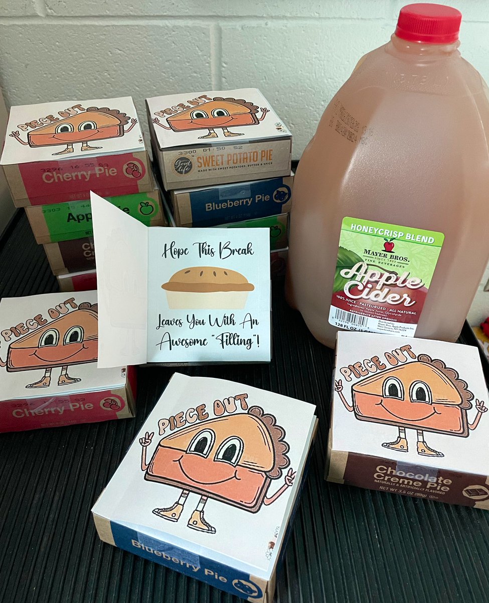 HairstonTeaches's tweet photo. What’s the day before break without #MiniPies 🥧 and #AppleCider 🧃?
(The idea was planted in my head by a friend/former coworker who did the same for his students and said it was something I’d do! 🥰 — #ChallengeAccepted!)
#PieceOut #AwesomeFilling #BadPuns 😝 https://t.co/qcQAYAaL8R