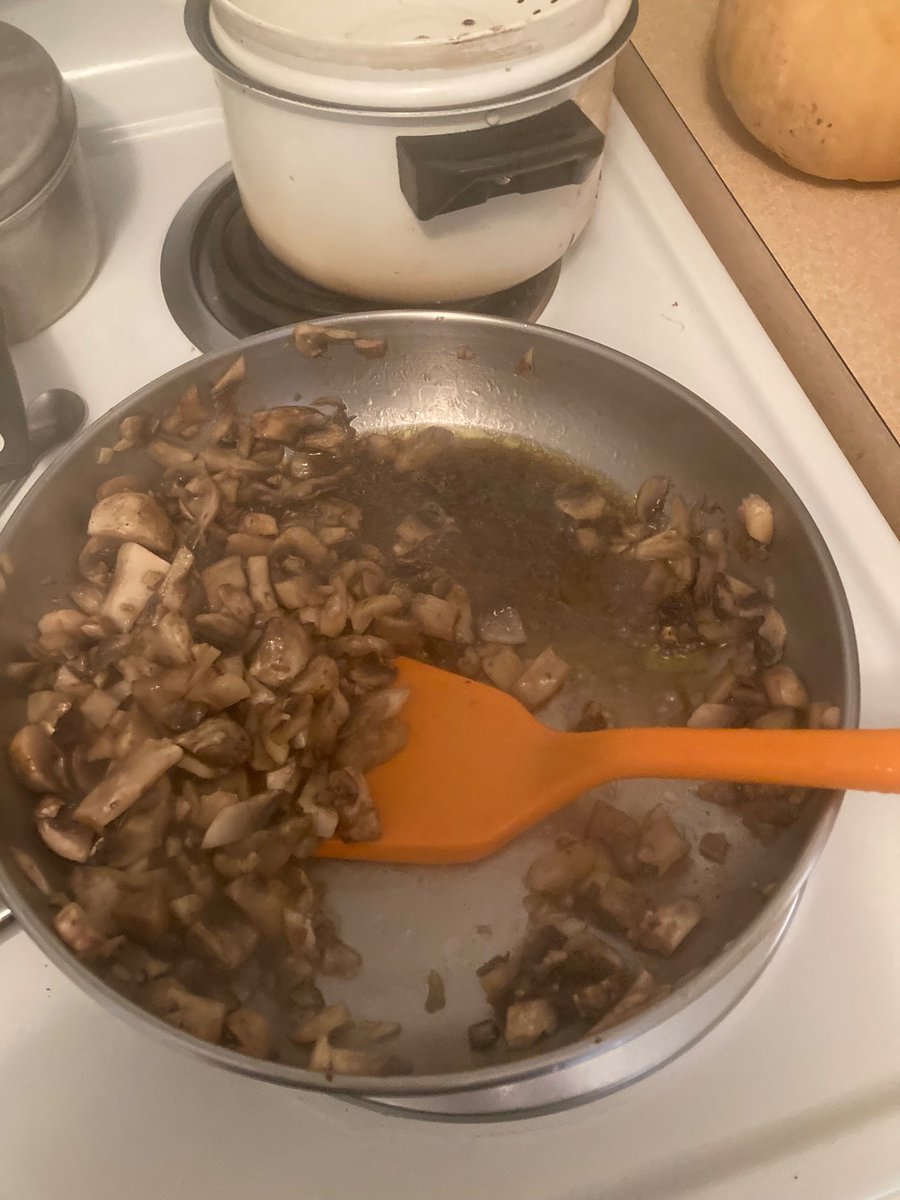 ToueyE's tweet photo. @morgfair Very wet day and night in Philadelphia..no garden winterizing today instead more Thanksgiving recipe prep! https://t.co/FwusP7YmzU