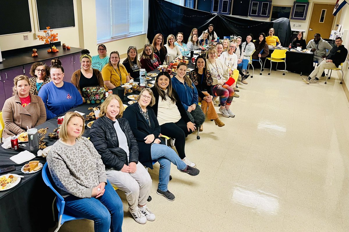margehelwig's tweet photo. SO VERY THANKFUL for our amazing team @LakewoodNKC ! π¦π₯π₯§#Friendsgiving2023 #LakewoodatNorclay #andsotheadventurebegins #learningatTheLake https://t.co/E3DN1sX2br