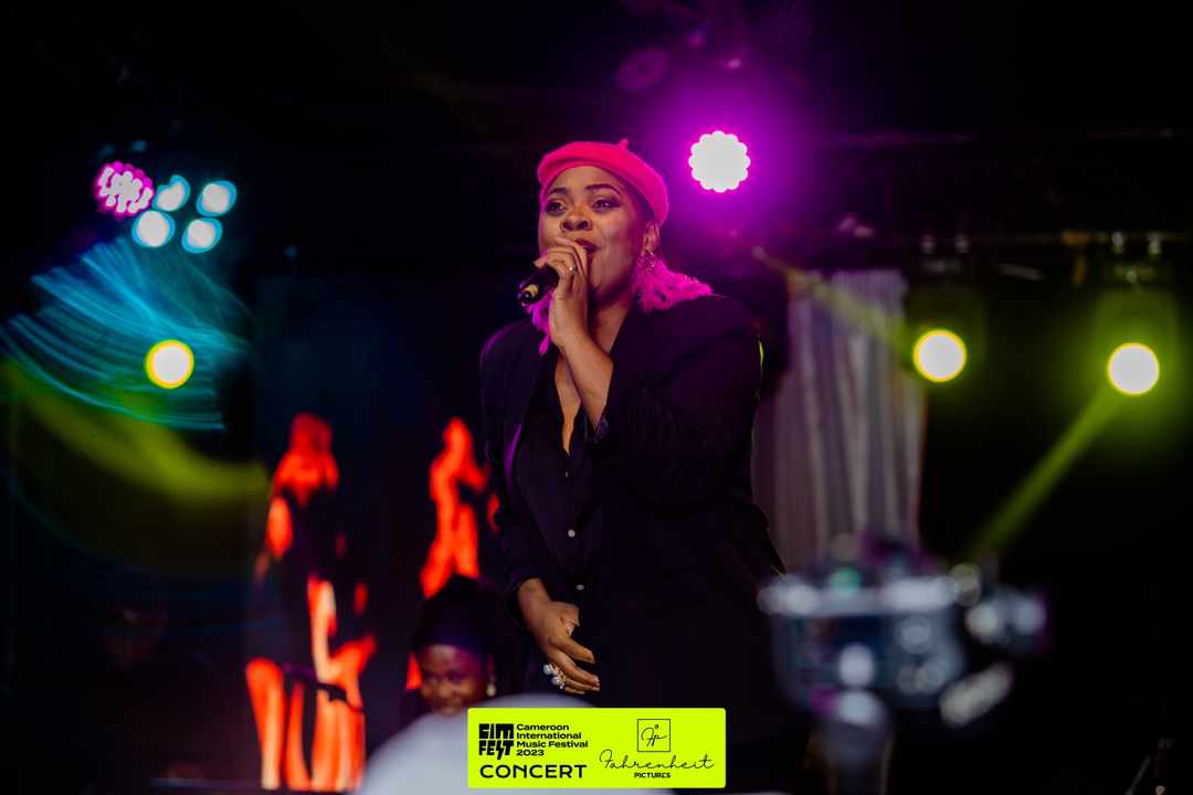 Reporter4Music's tweet photo. 🇨🇲 #Cameroun: @sandrinennanga était présente lors du #CIMFEST2023 à #Buéa, qui s'est déroulé la semaine dernière, du 16 au 18 Novembre au Stade #Molyko, avec un public qui a massivement répondu présent https://t.co/3fUpzJthAW