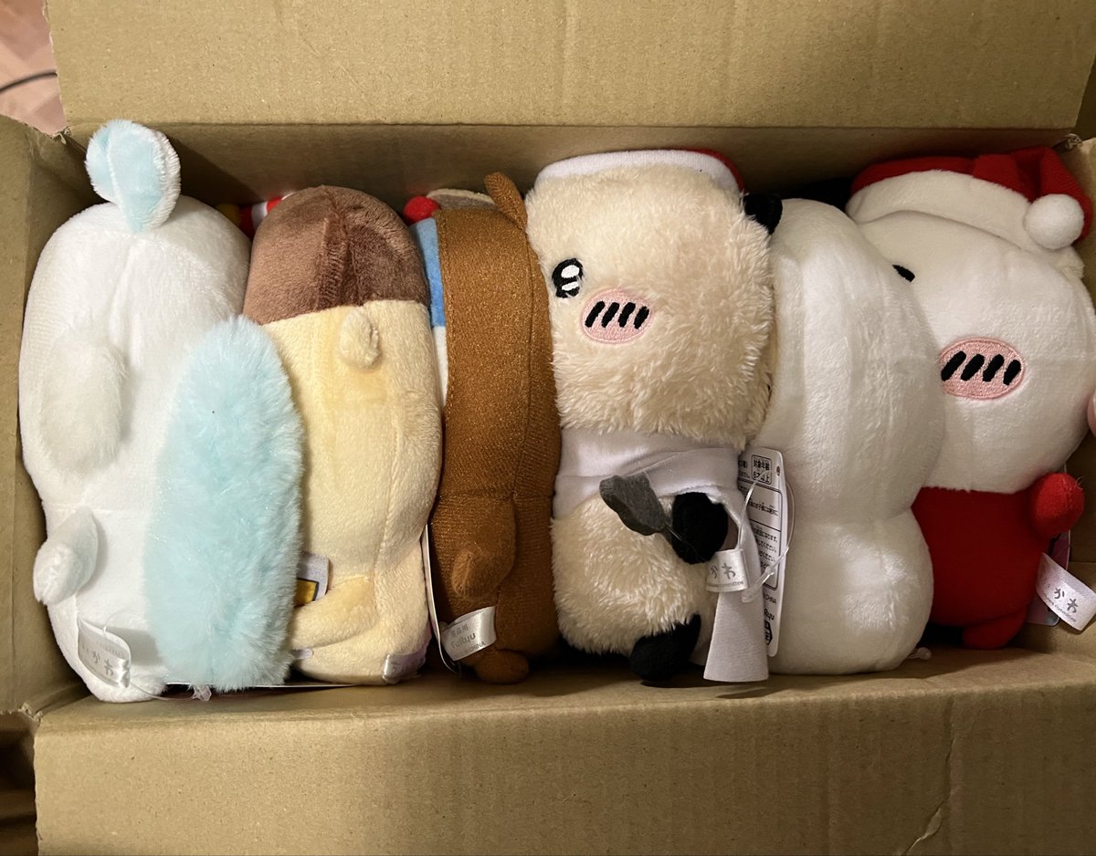 chiikana_usagi's tweet photo. 彼がコンプセット買ってくれて
これ？箱小さくない？？💦

早く救出しよう。って開けたら…

ァァァァ！僕のくりまんじゅうが！
ぺちゃんこになってるぅっって

いや私もちょっと笑ってしまったけど
こんなぺちゃんこにされるとは…😭💦

息できてなかったよ😭 https://t.co/x6kYn9l5l5