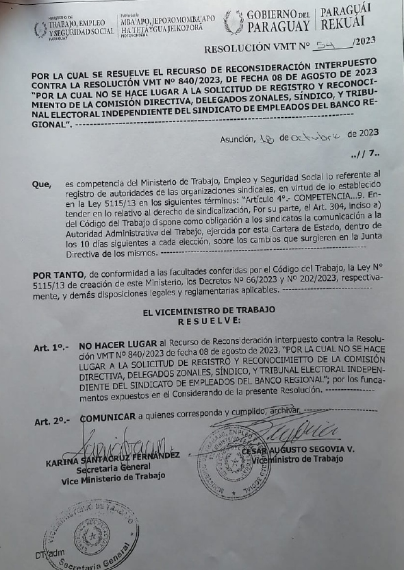 GuachireM's tweet photo. A pesar de todo esto, el Ministerio nunca entregó documentos a los trabajadores y el 18 de octubre vuelve a no dar lugar al pedido del sindicato, indicando casi como un chiste que todos los documentos están correctos pero fuera de tiempo. https://t.co/pAeYoFnYkP