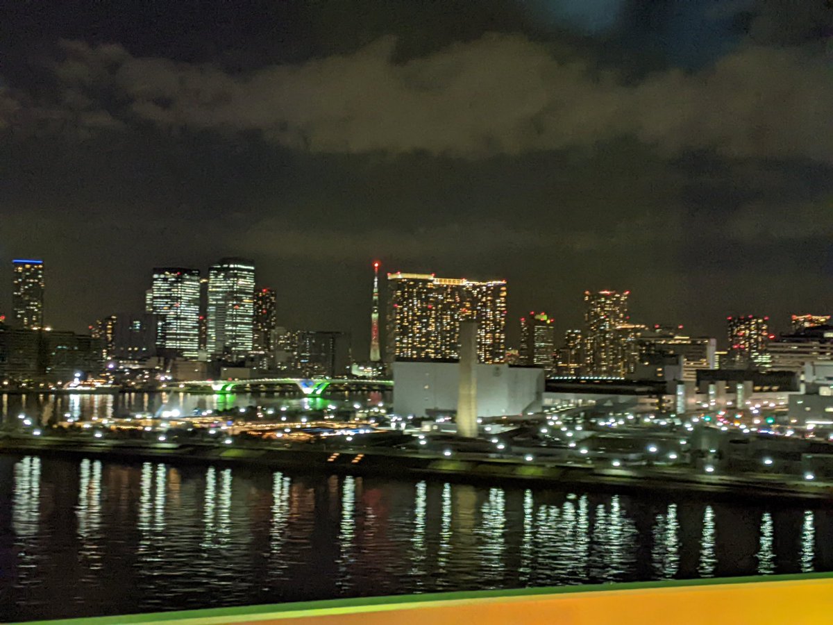 makurawaSakura's tweet image. 昨日は母とバスツアー🚌
また転んじゃったよ💦
もう旅行とかムリなのかなー
思い出すだけでストレスなんで
美味しかったものと夜景だけ😅
#599カフェ　#まい泉　#Tokyobay