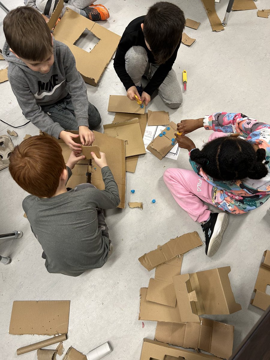 mrswollziefer's tweet photo. We’ve transformed into a @Makedo lab in the spirit of November’s deep learning skill - communication!
Students use design thinking and collaborative learning to brainstorm ways to make life in space more enjoyable, then work together to build solutions 🌍🚀 https://t.co/IG0OLh0U6H