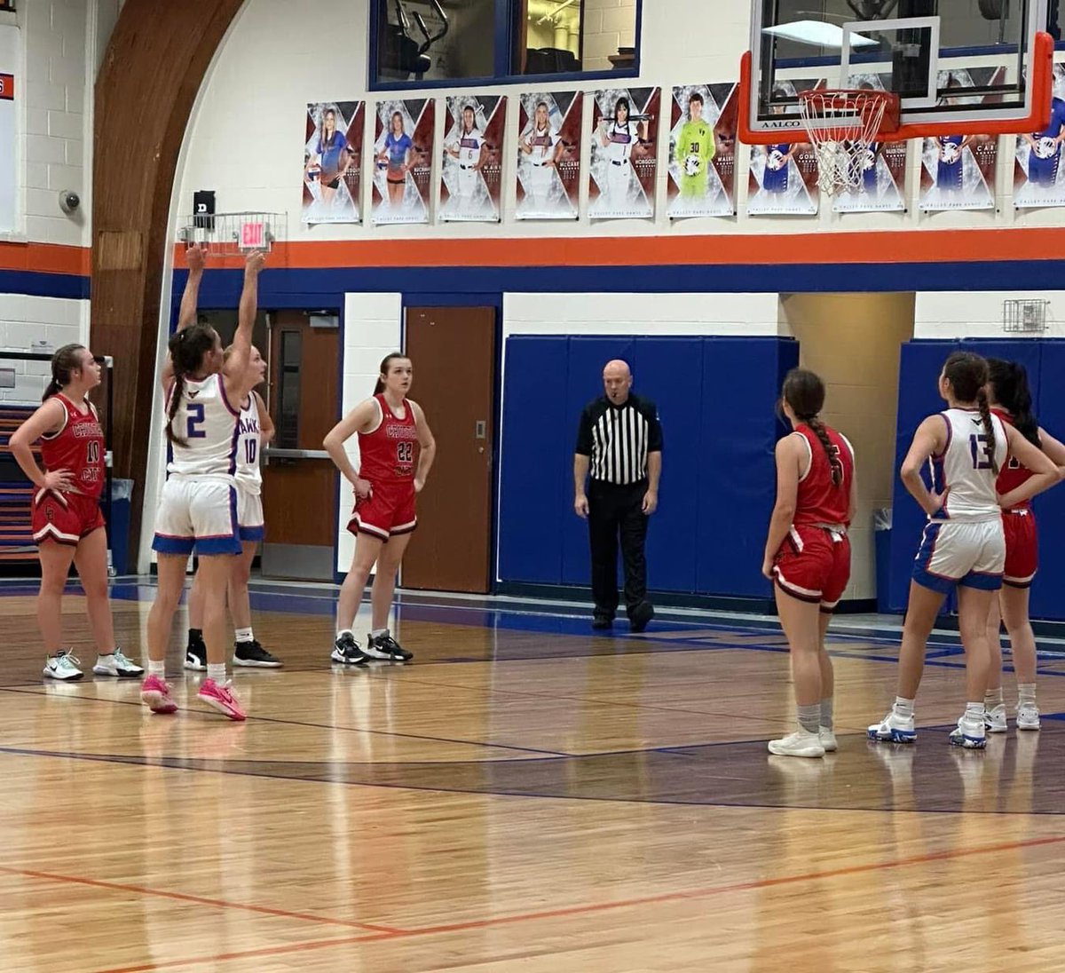 Day 19 of #gratitudevp today I am thankful that I can enjoy basketball with my amazing teammates and coaches! <a href="/RobardsVPHS/">Gerrie Robards</a>