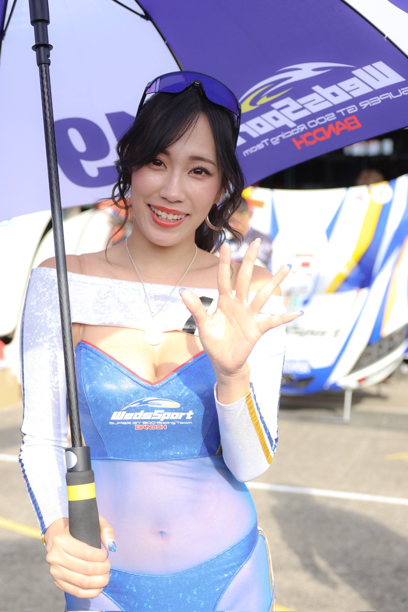 2023.11.4 SUPER GT Rd.8 モビリティリゾートもてぎ

ピットウォークにて
2023 WedsSport Racing Gals

霧島聖子 さん @renna1208
2,3枚目は特にかわいい聖子さん🐔📸💙

#霧島聖子
#Wedssportbandoh
#WedsSport
#SUPERGT #SUPERGT2023