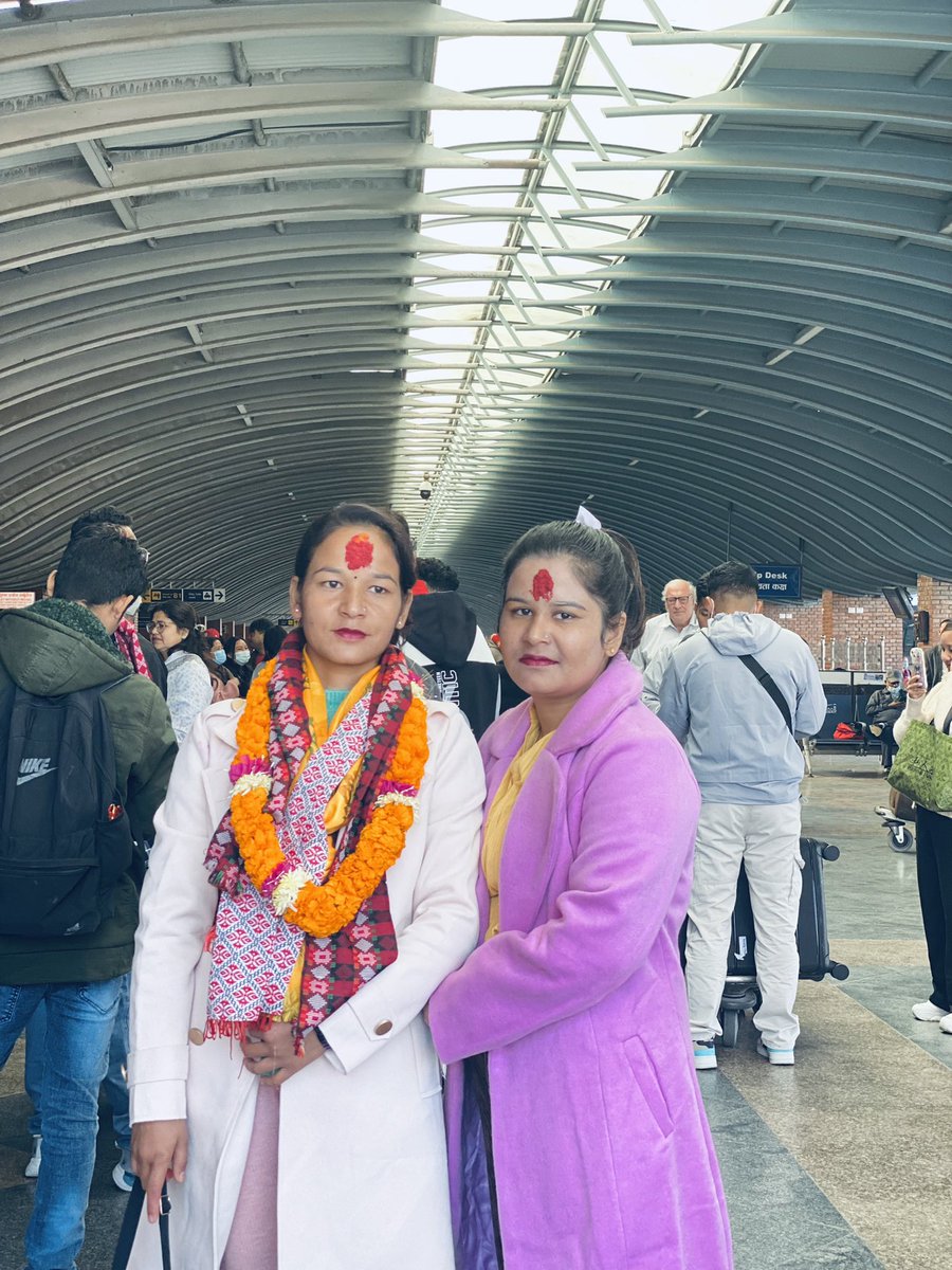 मेरो जीवनको एक दौँतरी तिमी
 भारि मन बिसाउने चौतारि तिमि
तिम्रो यात्रा सङ्गै उच्चशिक्षा सफलता को कामना 
Shuvayatra Sanu