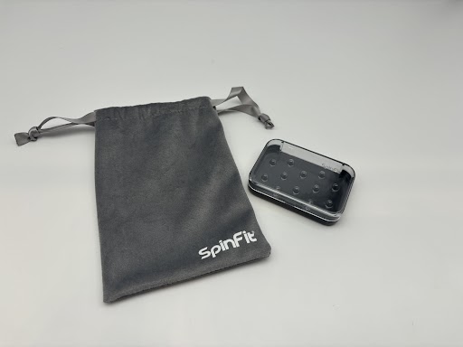 【🎁フォロー&amp;リポストキャンペーン🎁】

#SpinFit の最新イヤーチップ『OMNI』発売を記念して

✅イヤーチップケース(黒)と巾着ポーチのセットを2名様
✅イヤーチップケース(白)と巾着ポーチのセットを2名様

計4名様にプレゼント‼

▼応募方法
①<a href="/e_earphone/">イヤホン・ヘッドホン専門店「e☆イヤホン」</a> と <a href="/SpinFit_JP/">SpinFit_JP（公式）</a> をフォロー