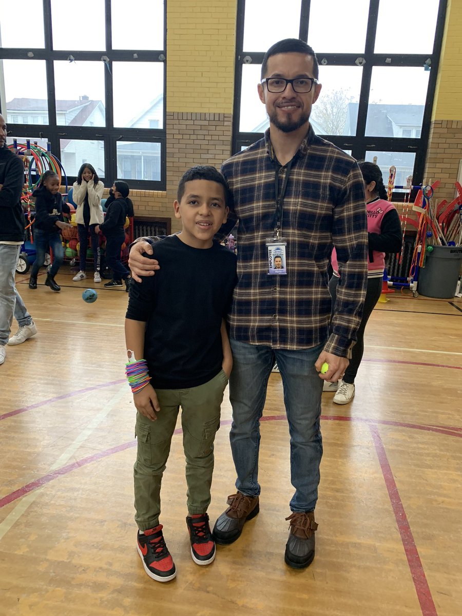BennettDpscd's tweet photo. Rock ,Paper, Scissors challenge https://t.co/uBtbUeoLzo