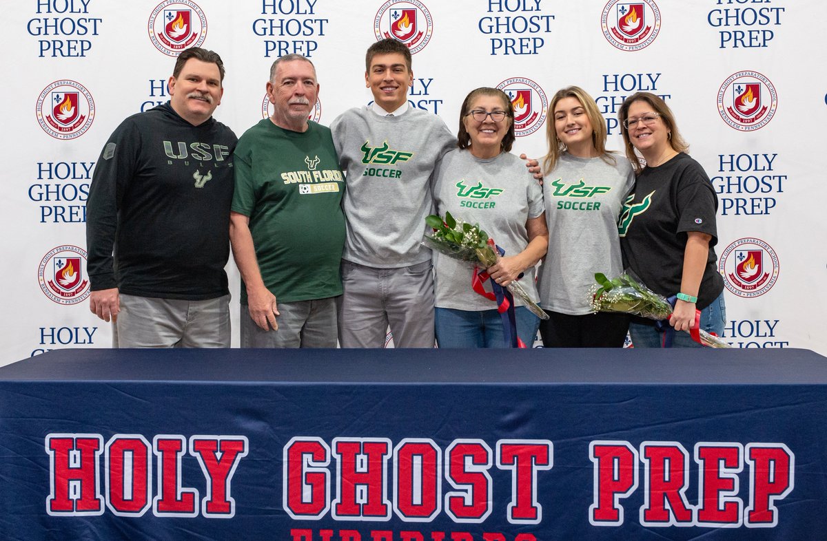 HolyGhostPrep's tweet photo. On Nov. 15, @HolyGhostPrep senior soccer goalie Tim Devine saw his Division One dream become a reality as he signed a national letter of intent with @USFMSOC. Devine will enroll in college in early January.  Congrats, Tim! #ThinkCollegiate #ThinkGhost #GoBulls #PlayFast https://t.co/hfOW9Vtn2Q