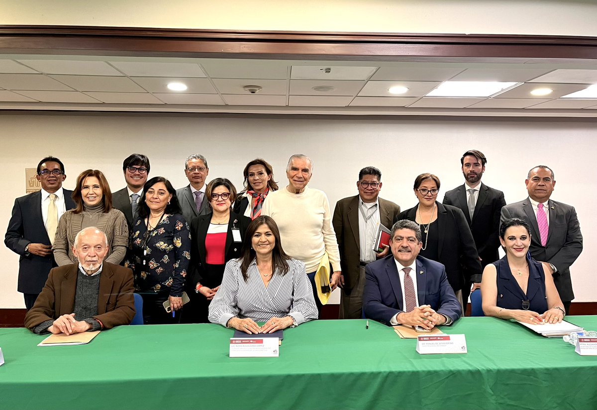 Nora_Ruvalcaba's tweet photo. Felicito a la familia @CONALEP_Mex por los logros alcanzados. En materia de #EducaciónDual continúan a la cabeza con el mayor número de estudiantes duales; también han incrementado su matrícula a nivel nacional y han abrazado e implementado las estrategias y ejes prioritarios de la Subsecretaría de Educación Media Superior. En los desafíos por venir, mucho éxito, segura estoy tendrán resultados muy positivos.💥👏🏽✅