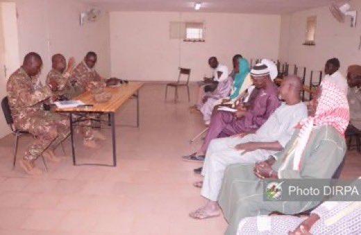 SineIbrahima's tweet photo. 🚨🇲🇱🔥#Mali ~~~~@FAMa_DIRPA
Le Commandant du PCIAT- Centre, le Colonel Didier DEMBELE a effectué, le mercredi 15 novembre 2023, une visite d’autorité à #Timissa dans le Cercle de #Tominian. A son arrivée, il a été accueilli par le Commandant du Secteur 5 de l’Opération « Maliko », Le Colonel Youssouf Oumar CISSE. L’objectif était tout d’abord de s’enquérir des conditions de vie et de travail des hommes engagés sur le terrain mais également de constater le #climat #socio-#sécuritaire dans la zone de Timissa afin de normaliser les relations entre les communautés.