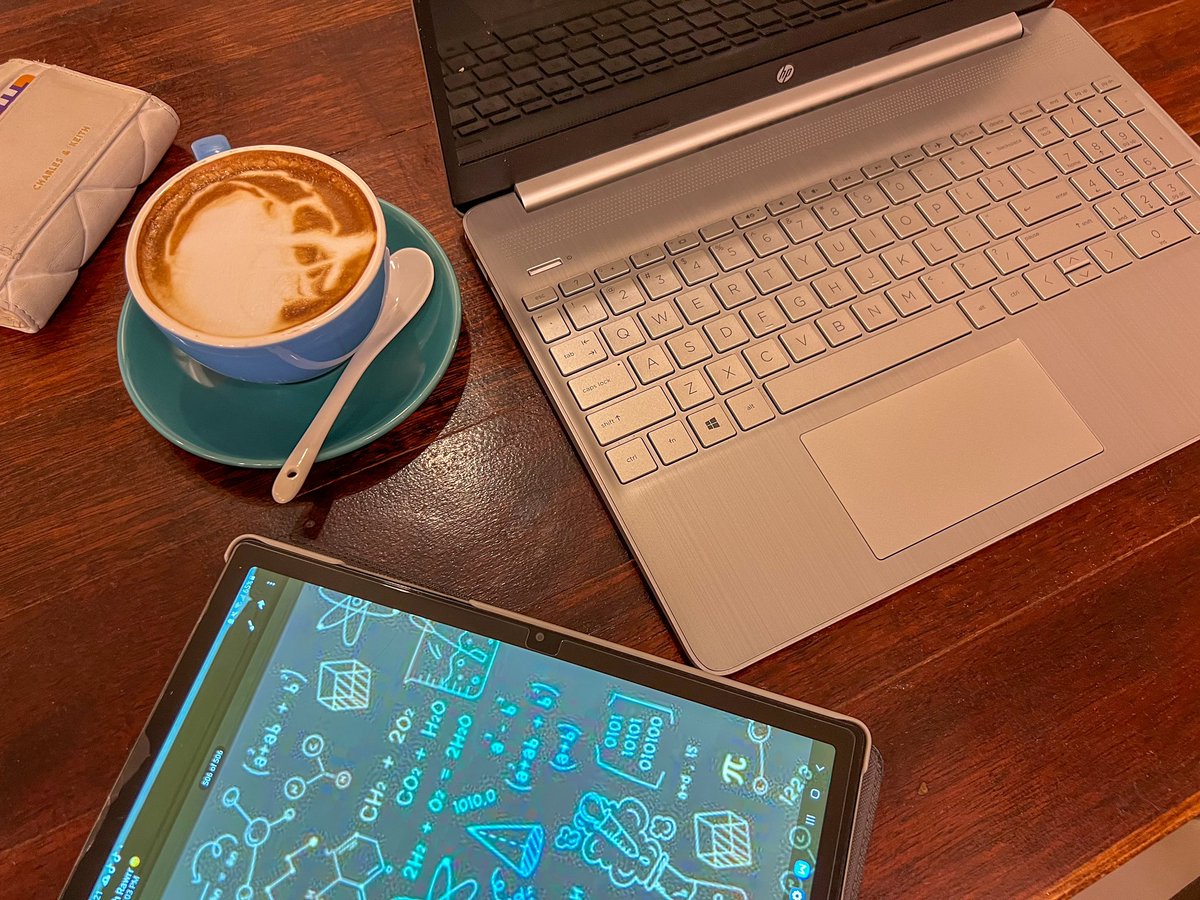 pia86_'s tweet photo. Coffee and music are the perfect match for a hectic day ☕️🎶

@JRN500 
#DigitalJournalism 
#JournZ 
#lifestyle https://t.co/XtYl67Tb9z
