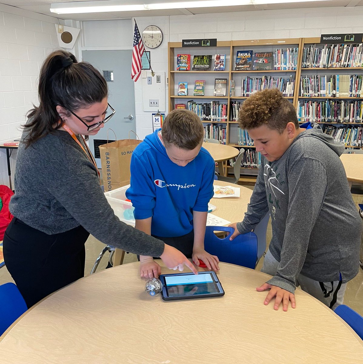 MillbrookCSD_NY's tweet photo. Students enjoying Millbrook Middle School librarian Mrs. Morton's STEM6 Robotics Unit held their very own Thanksgiving Day Parade this afternoon! Led by student teacher Ms. Cook, classes designed and built floats and formed a parade using Sphero robots. #MCSDMethods #goblazers https://t.co/yElzpEHGCV