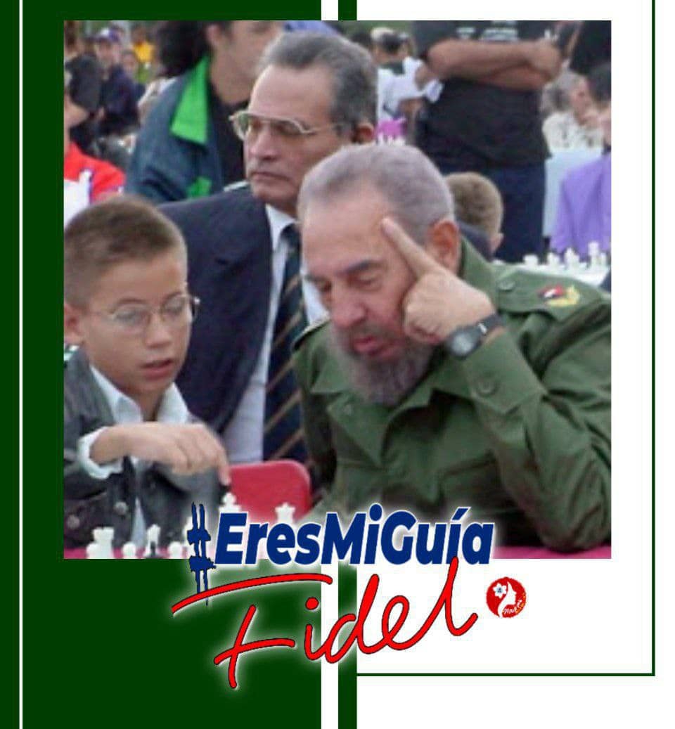 Haciendo derroche de su inteligencia.
#EresMiGuíaFidel y lo serás mientras haya historia que recordar y contar.
#MujeresEnRevolución 
#IzquierdaPinera 
#DeZurdaTeam