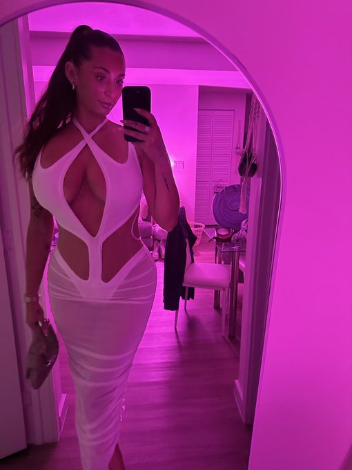 I feel like rewarding you with nudys type &ldquo;hi&rdquo; if you want a reward https://t.co/2PvffElocb