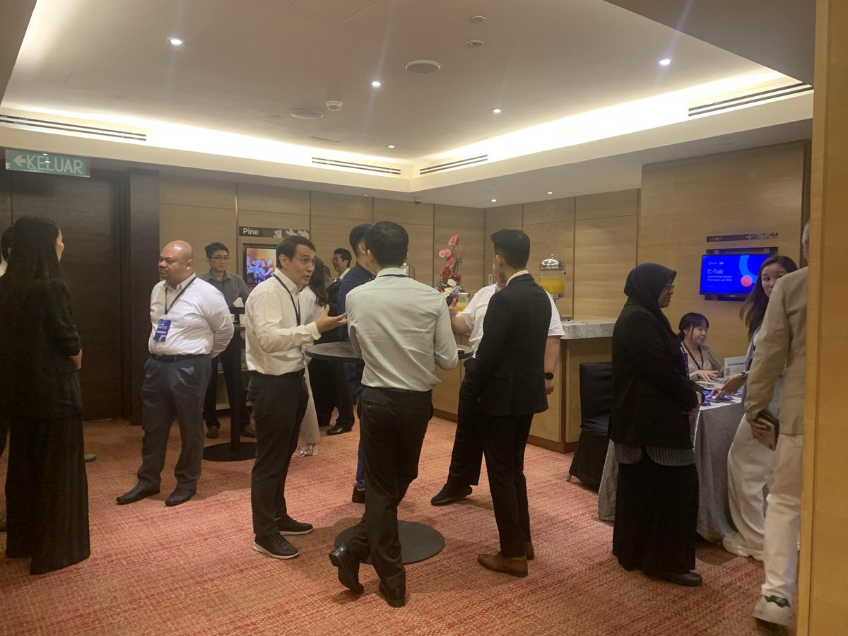 akaBot_FPT's tweet image. Right now, the atmosphere at C-Talk Malaysia event is FIRE as our top experts sharing invaluable insights and DX strategies. Stay tuned for more exciting updates! 🌐
#FastAutomation #akaBot #RPA #automation #hyperautomation #digitaltransformation #CTalk #CTalkMalaysia #Finance