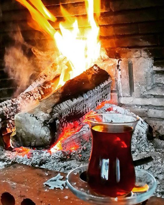 Günaydın 
Umarım bugün sizin için harika bir gün olur. Yüzünğzde güzel bir gülümseme, kalbinizde mutluluk olsun. Her şey gönlünüzce olsun!