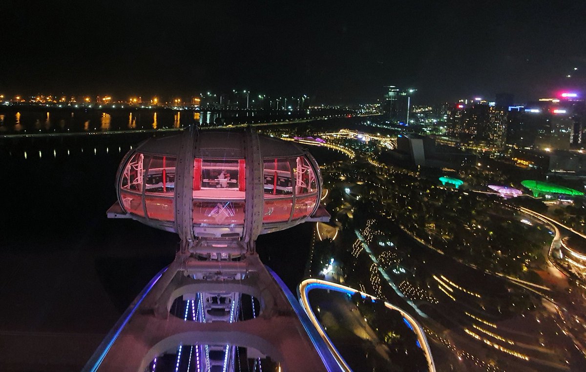 View from the OCT OH Bay Ferris Wheel. Love the view of Qianhai Bay, Shenzhen from here.

#snapdragonafterdark
#snapdragoninsiders
#shotonsnapdragon
#shotonsamsung