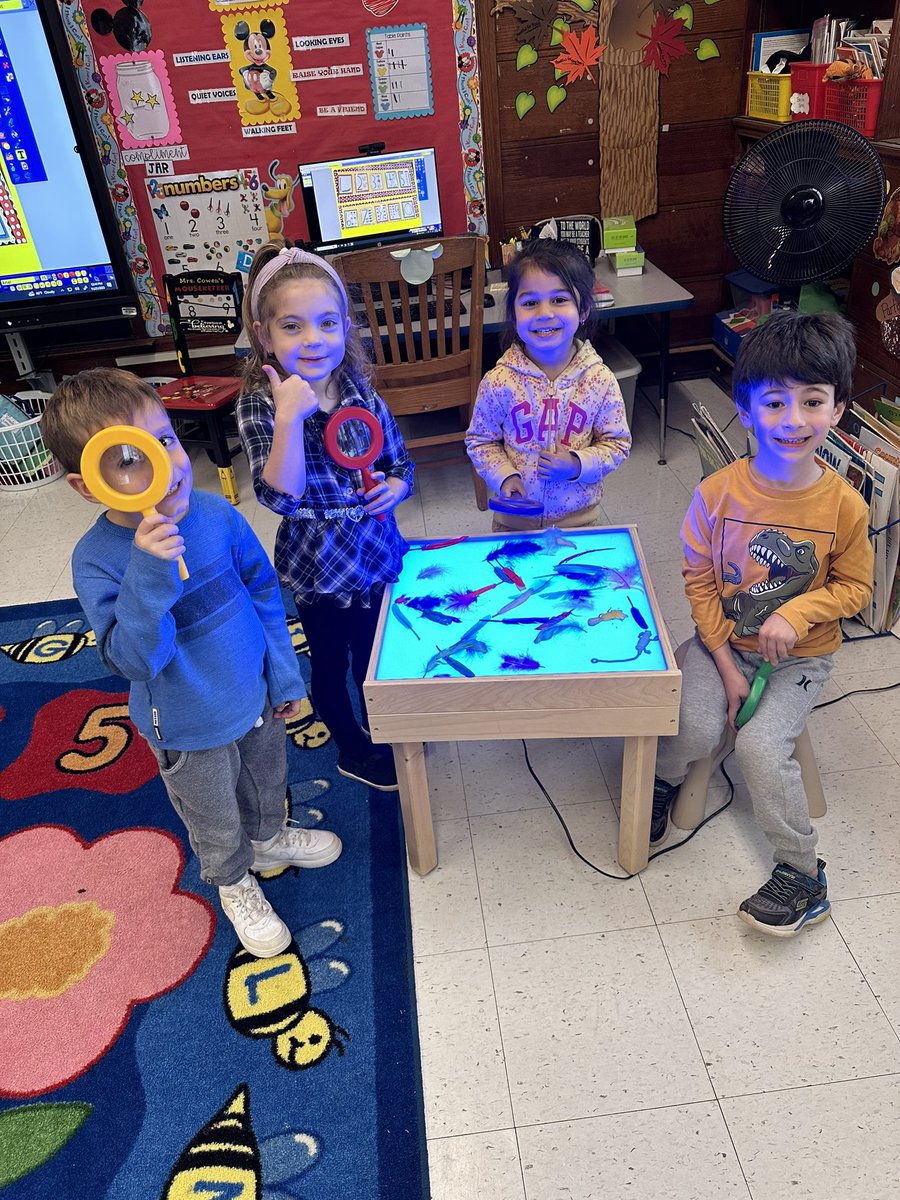 MrsCowenPSS's tweet image. We had so much engaging in hands-on Thanksgiving Themed Math/Science activities. Turkey Color Matching, Sweet Potatoe Pie Counting, Turkey Color Sorting & Investigating “Turkey Feathers.” 🦃🧡 #makelearningfun @polk_street #WeareFranklinSquare