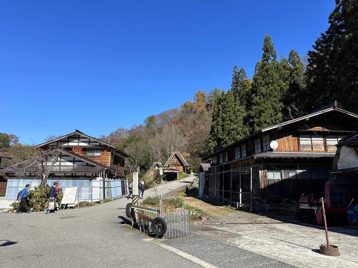 NATARIA0123's tweet photo. ひぐらしの聖地
白川郷に来ました。

園崎家、鉄平宅、りかちゃんハウス見れて満足。
ほんと昔のまま保存されてるのね。 https://t.co/jxfixhoXiT