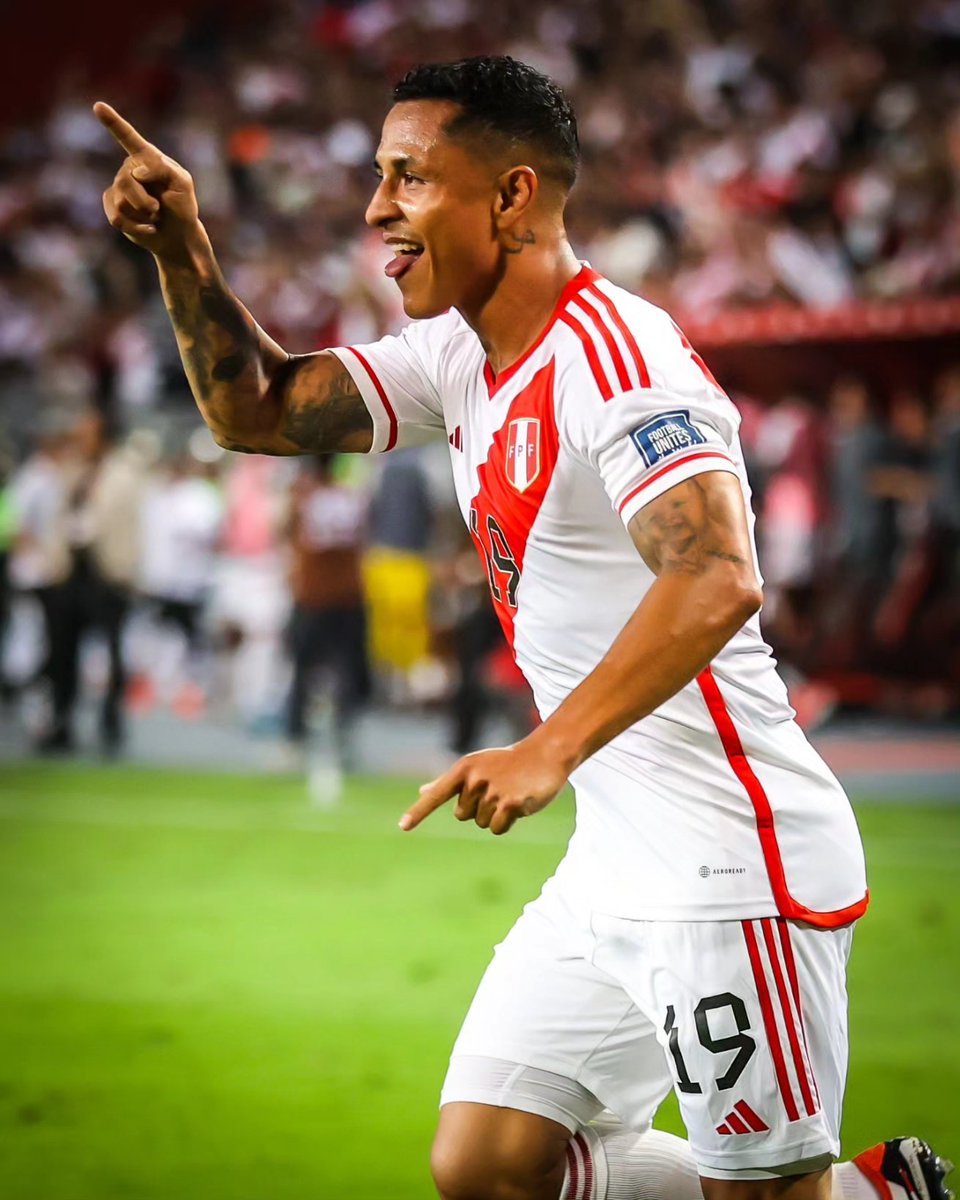 El primero de Yoshi.

#SelecciónPeruana #VamosPerú