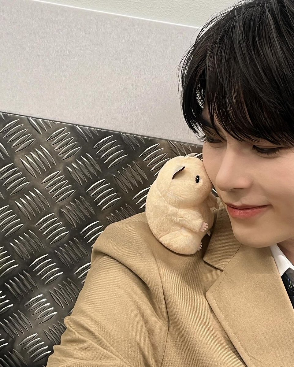 ZB1bbz's tweet photo. _📷 231020 제로베이스원 공식 인스타그램 게시물

🐹🐶

#ZEROBASEONE #ZB1 #제로베이스원 https://t.co/TnEMfU4QEu