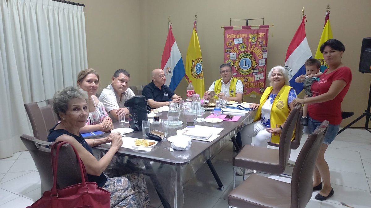 Esta noche se realizo la reunión de la Comisión Directiva del Club de Leones del Barrio Bernardino Caballero, con la Presidencia de <a href="/JulioDuria/">Julio Duria</a>