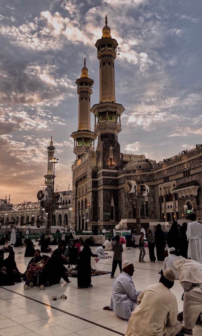 elqumh's tweet photo. "لنا في الصبحِ آمالٌ نرجّيـها 
 فبسم اللّٰهِ مُحيينا ومُحييها." ♥️ https://t.co/HbCy4k7wcQ