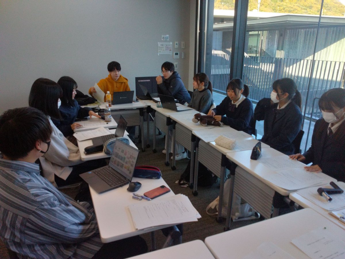 MU_Renkei's tweet photo. #iProject!
#伊予農業高校生 が #松山大学 にやってきて合同ミーティングを実施しました。今回は #伊予市 にある和菓子店 #こんだ さんに提案する新商品の打ち合わせをしました。特産品を使ったお菓子をSNSを使ってPRする活動も行います。目指せ伊予市のブランド認定!
https://t.co/enLbyvf4Os https://t.co/2e2IXvy1cx