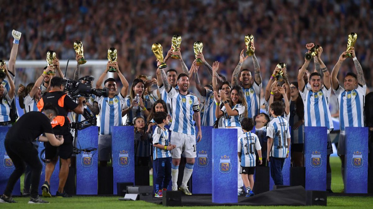 OOC_Momo's tweet photo. Che brazuca disculpame si te saqué tu histórico invicto, pero te viniste a cruzar a la mejor Argentina de la historia, salu2. https://t.co/OXjKKfssez