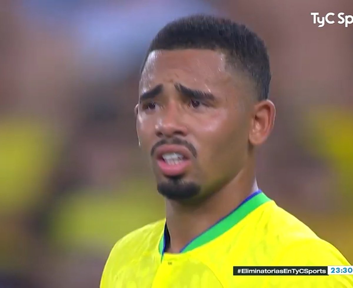 GABRIEL JESUS PQ VOCÊ SEMPRE FAZ ESSA CARA DO CULO ROTO?